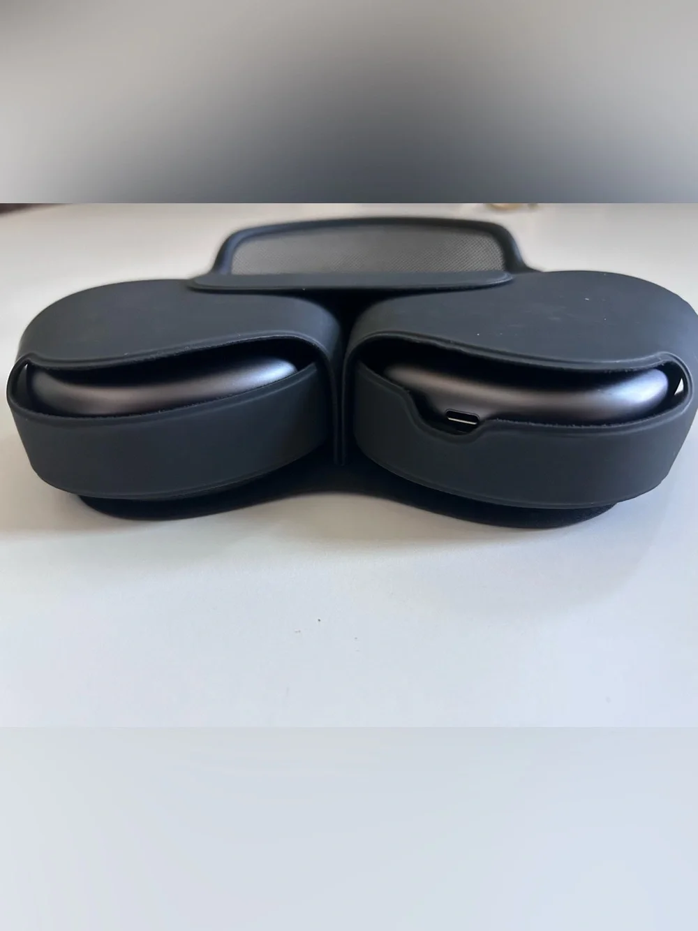 Apple AirPods Max Wireless Over-Ear Headphones, Noise Cancelling, Space Gray